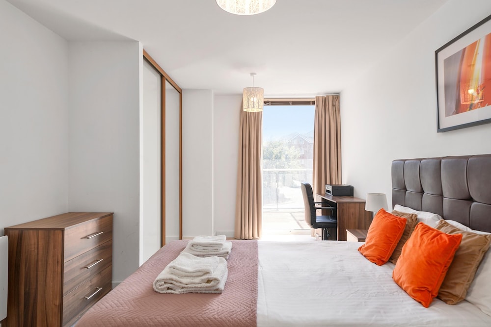 Kennet House Superior Serviced Apartment