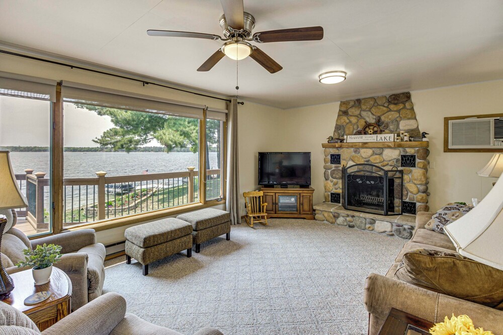 Family Retreat on Cross Lake: Boat, Swim & Relax!