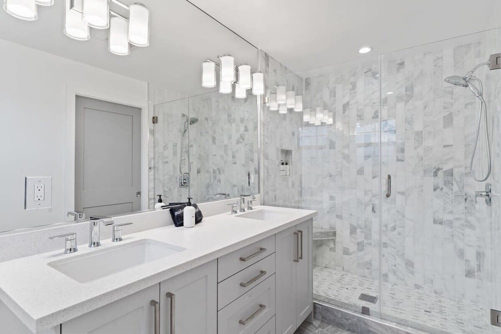 @ Marbella Lane - 3BR W/sweeping Views of Bay Area