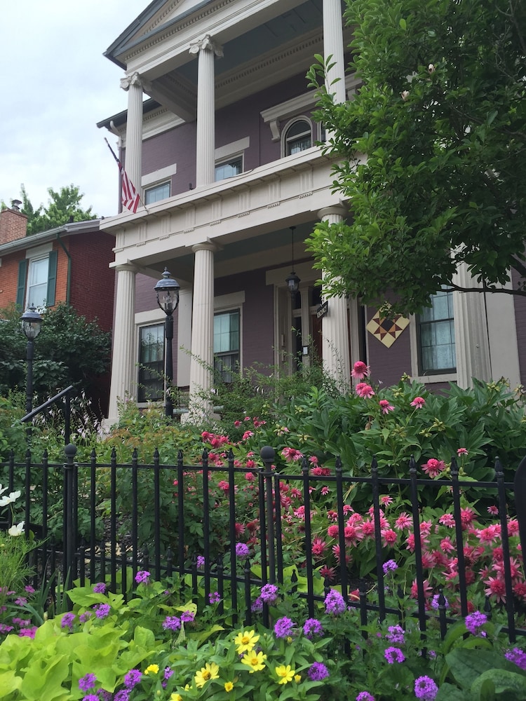 Galena Vacations - Annie Wiggins Guest House - Property Image 5