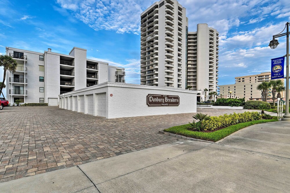 Oceanfront Daytona Beach Condo w/ View & Pool