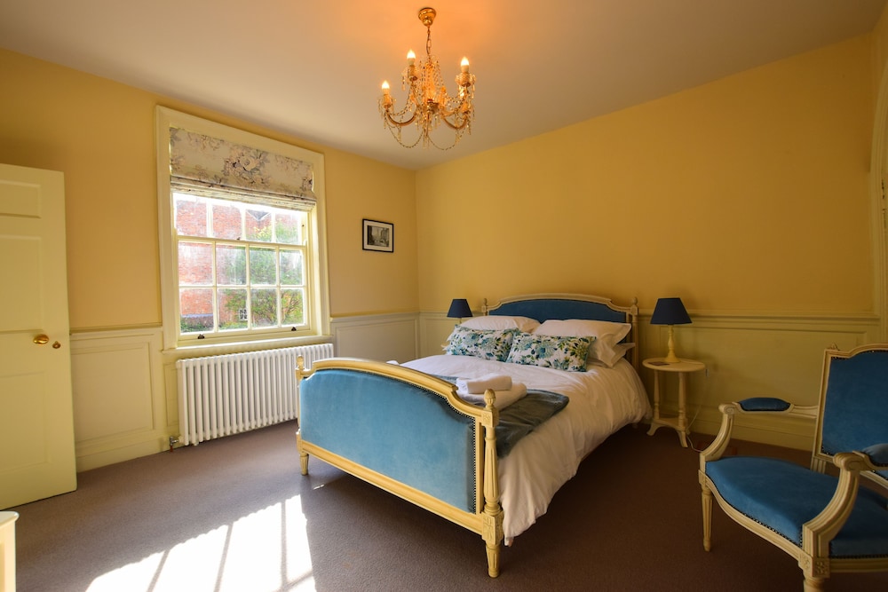 14 St Saviour's Place view 5