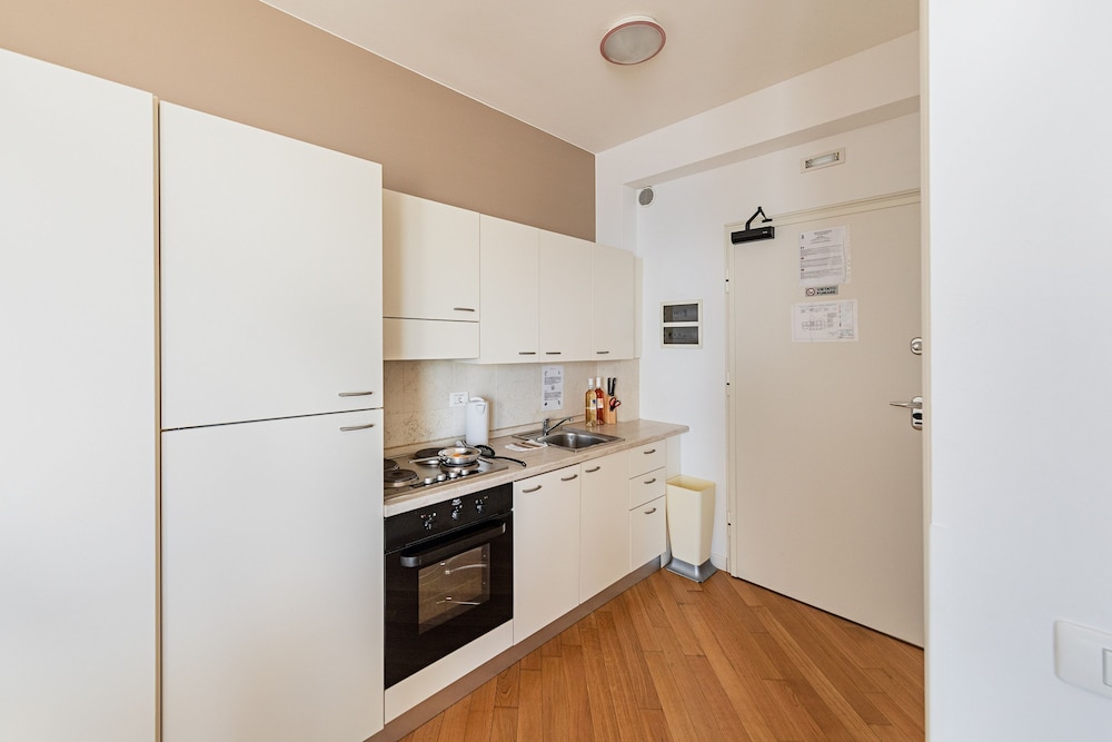 Residenza Miralago - 16 Domitilla - Locazione BK
