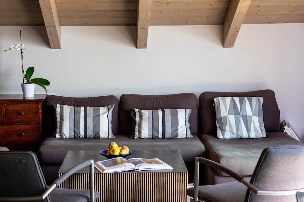 Family Friendly Italian Lakes Holiday Rental With Pool