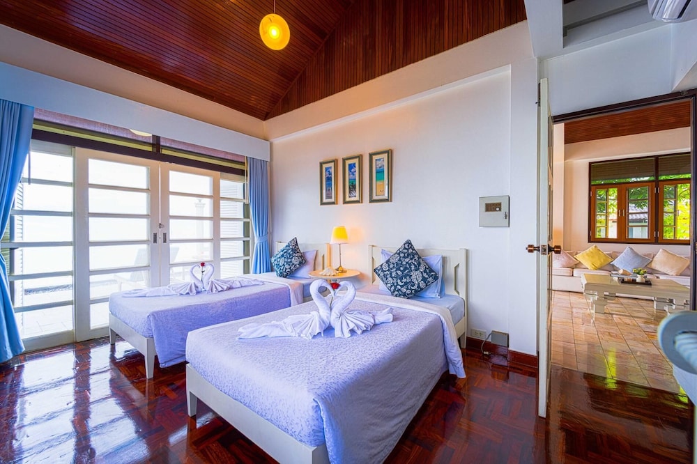 Oceanfront 6 Bedroom Twin Villas OV6