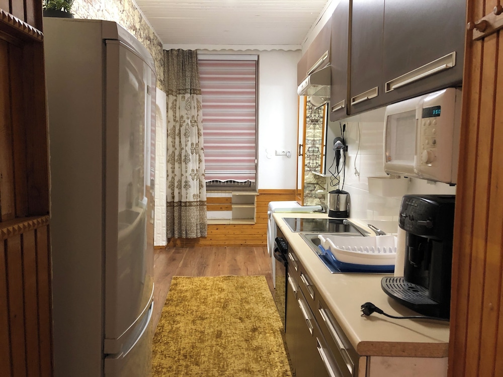 Modern 2BR Apartment Near Danube