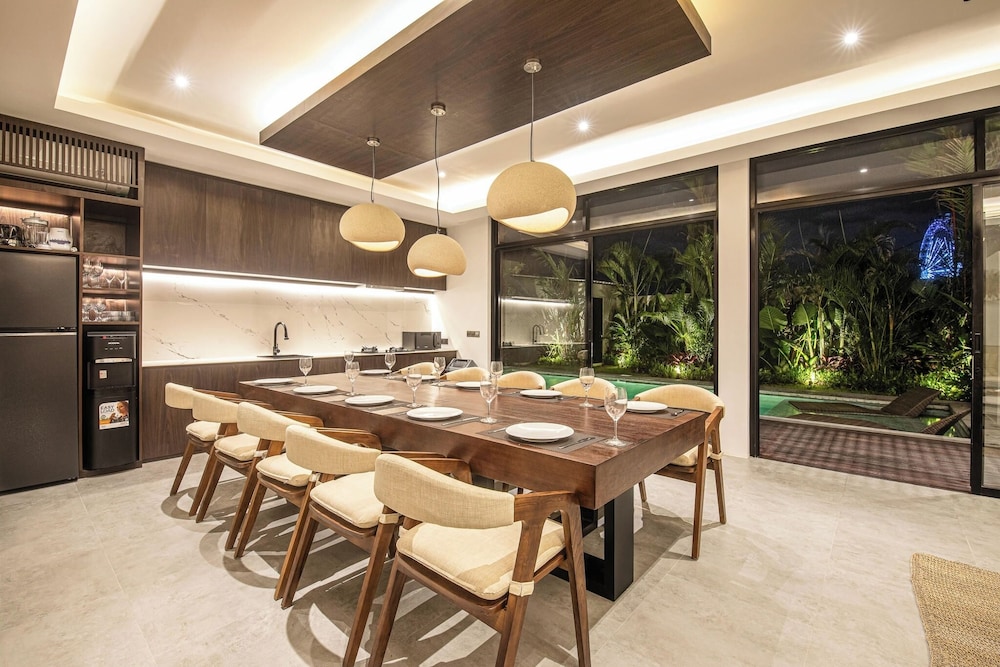 Exquisite 5BR Canggu Villa Steps From the Beach