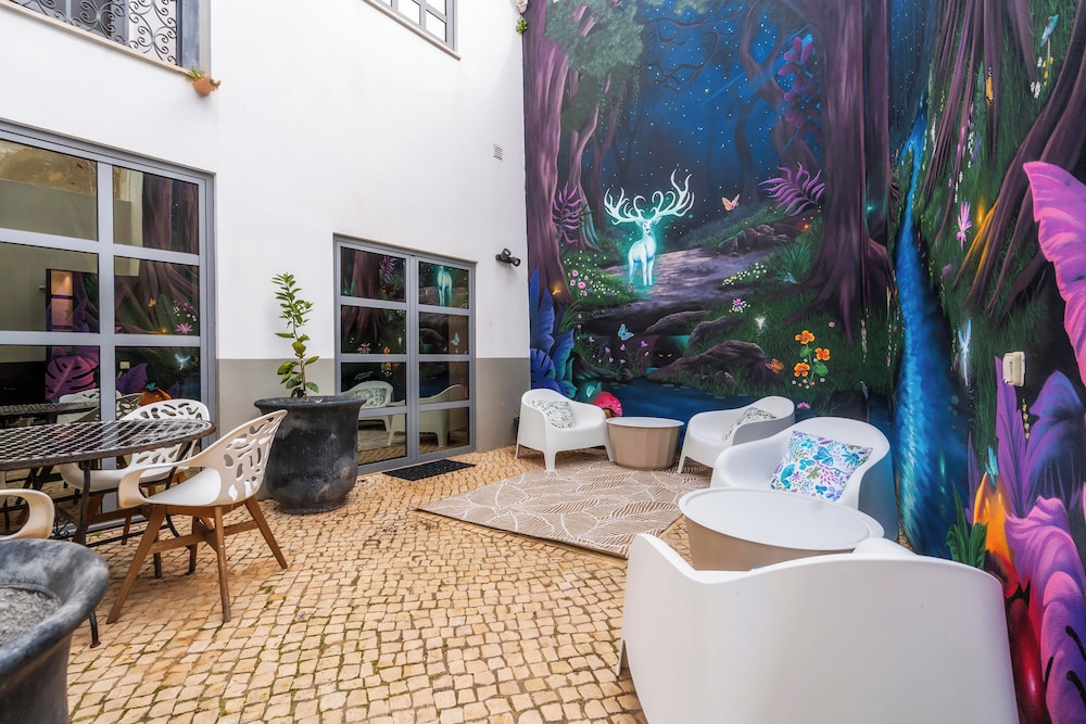 Oakmoon House