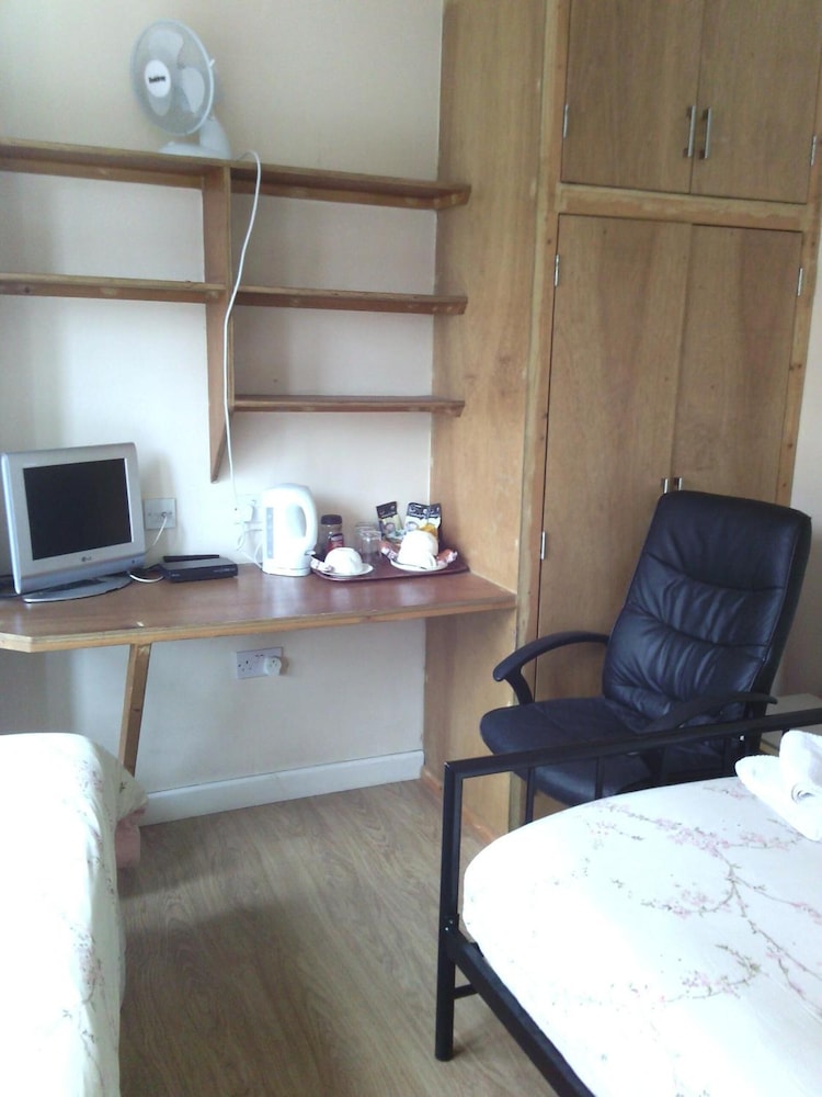 Oxford Vacations - Athena Guest House - Property Image 19