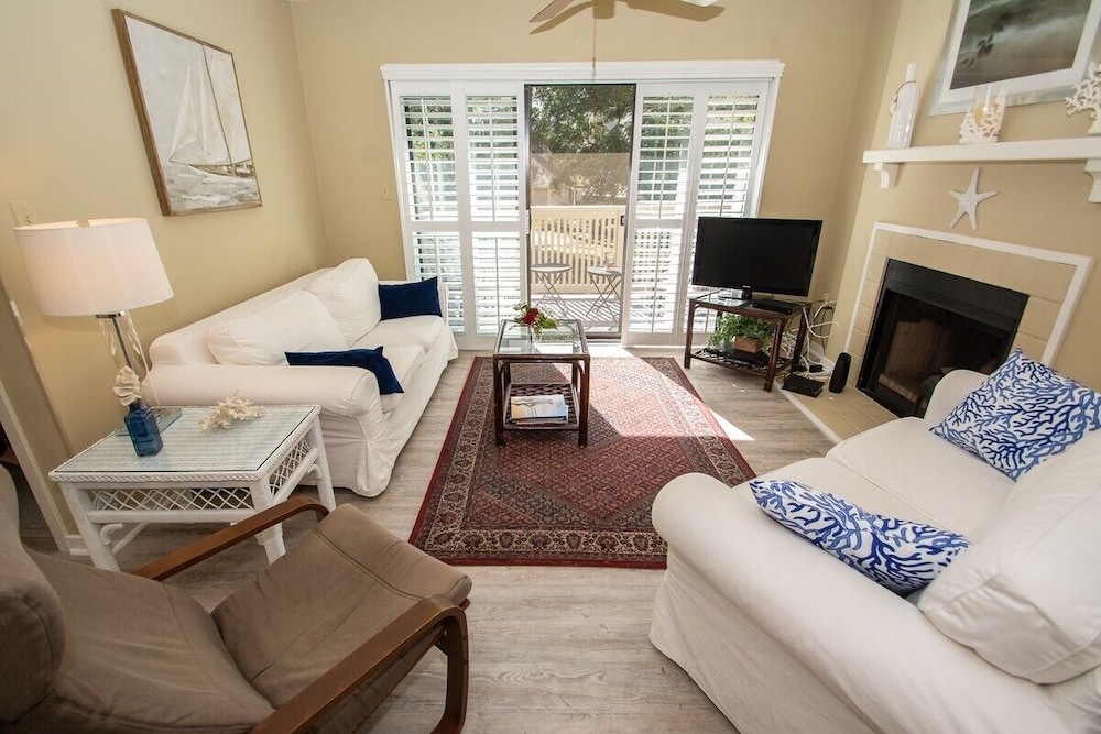 West Hyde Park 2e 2 Bedroom Condo