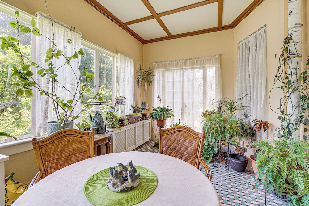 Spacious Home 2 Mi to Seneca Allegany Casino!