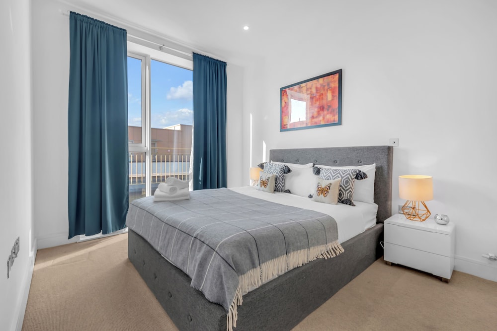 Spacious and Modern apartments Heathrow