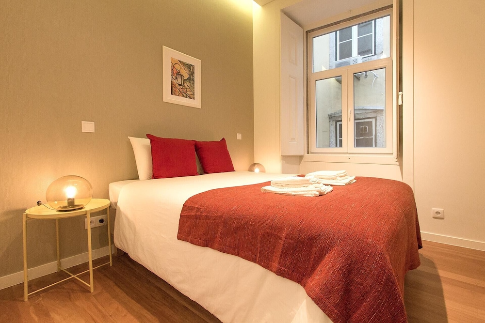 Downtown Prestige by Homing