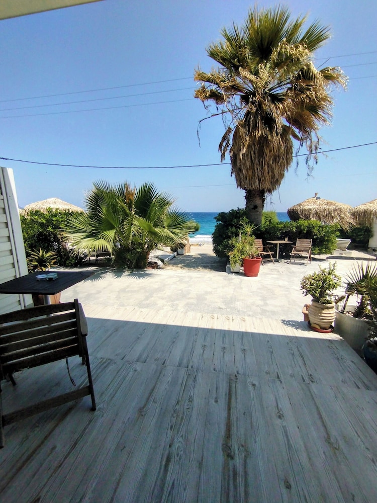ILIOPOULOS Apartments