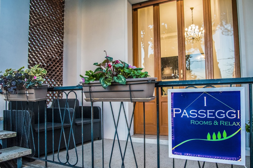 I Passeggi Rooms & Relax