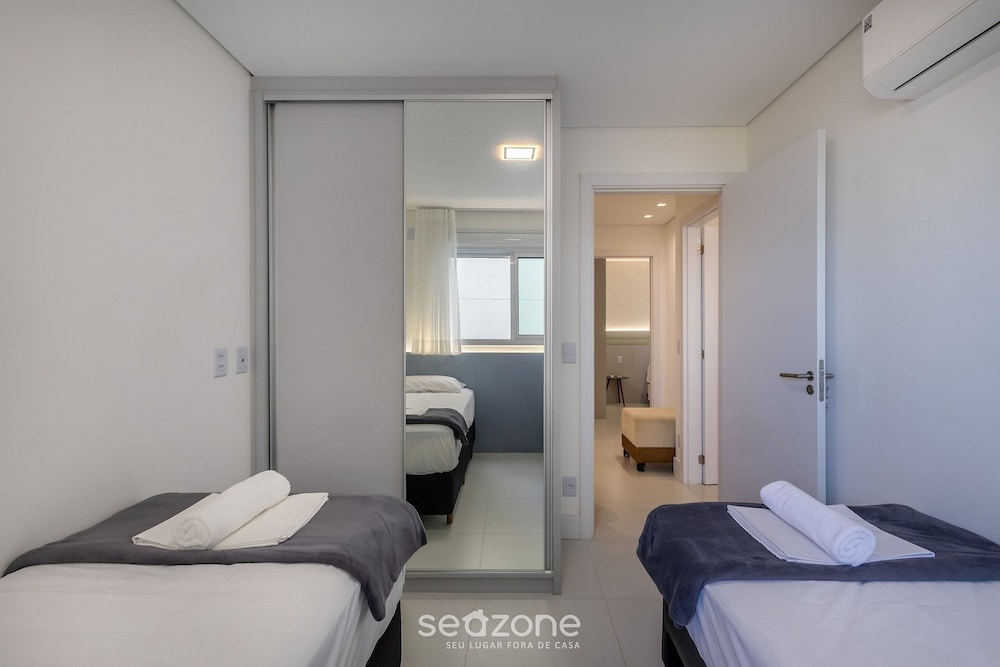 SHC - Condominium With Pool 50m From the Beach in Picarras