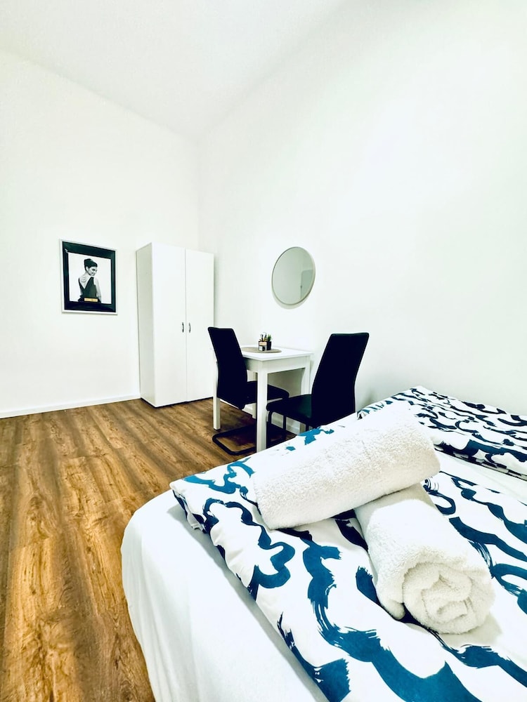 Affordable 5BR Apt Near Atzgersdorf