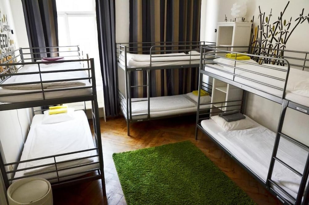 The Republic Garden - Hostel