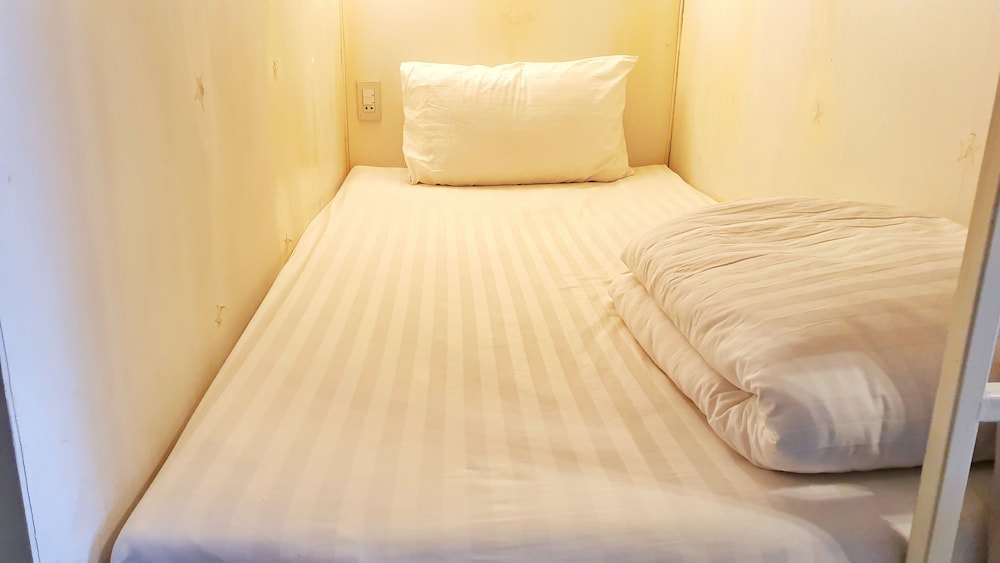 Green Box Hotel - Hostel