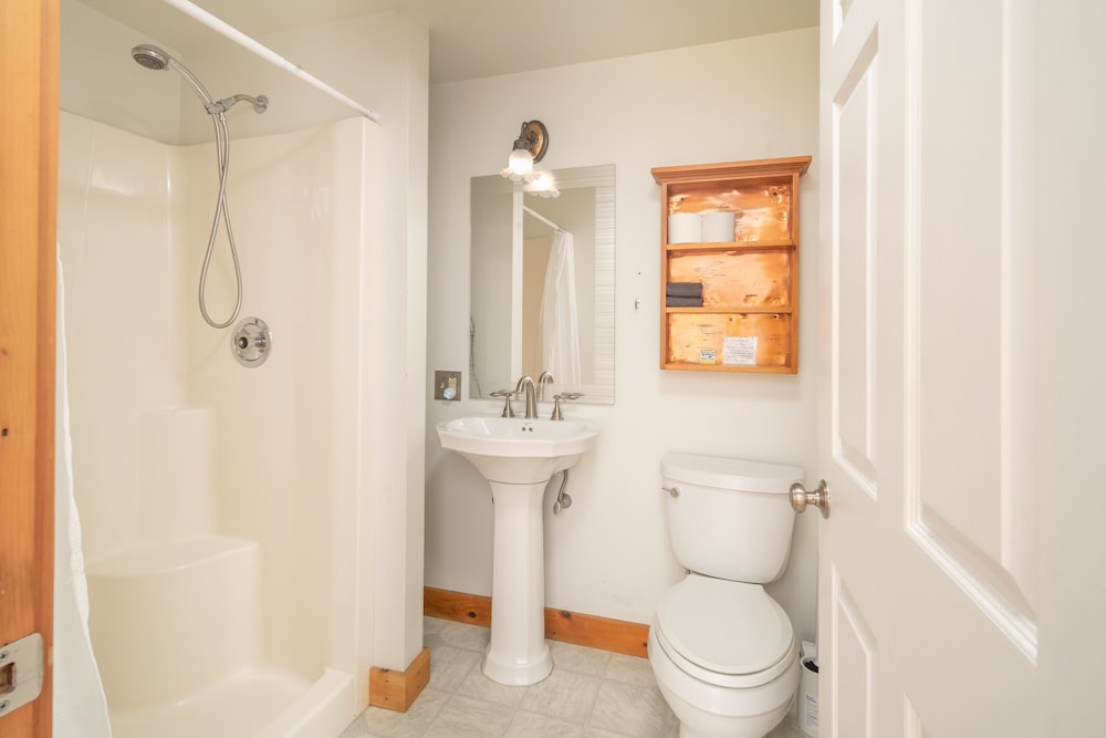 Mtn Views: Colonial Home on Kingdom Trails! view 5