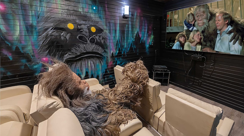 Bigfoot Bunkhouse Pool Views Theater Arcade Firepit Book Now
