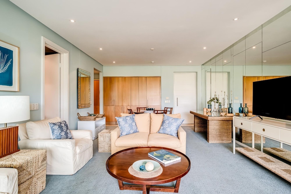 Secure 2bed Apartment in the Marina Carradale 002