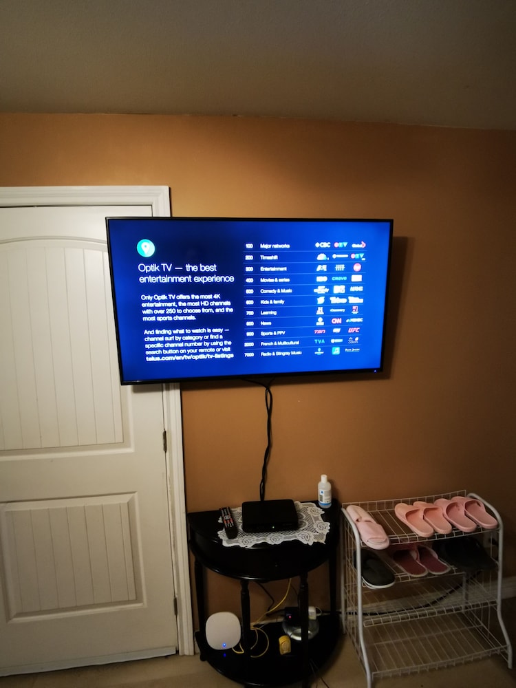 Surrey Vacations - Family Suite - Property Image 20