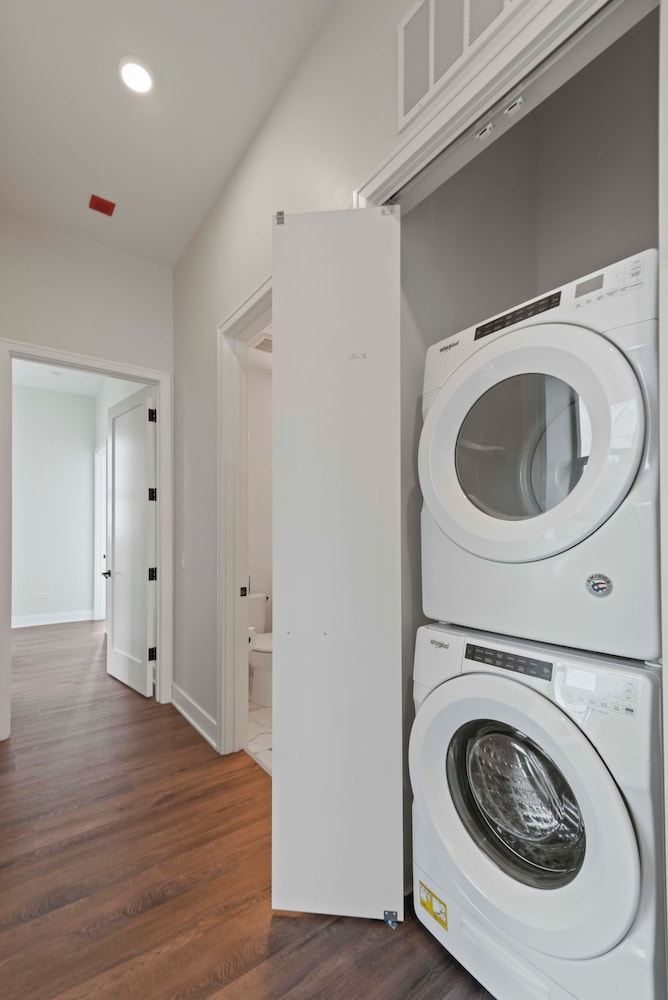 Fulton Market Penthouse 4BR Family Fun Views