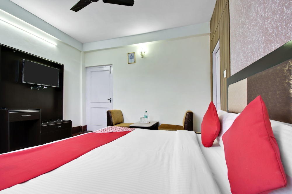 Capital O 11741 Hotel Nest