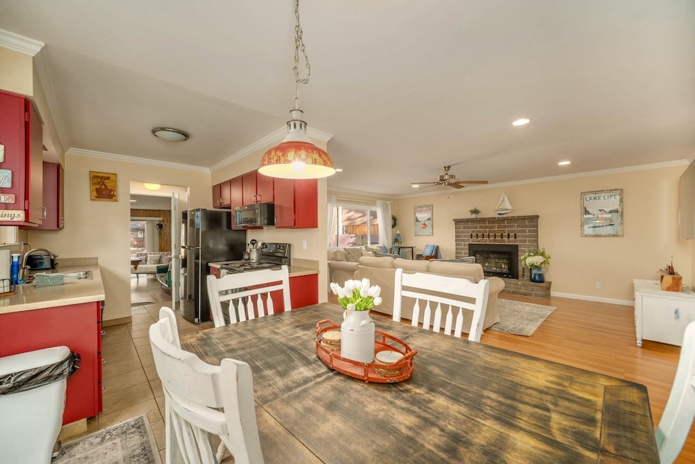 846 Stanford 3 Bedroom Home