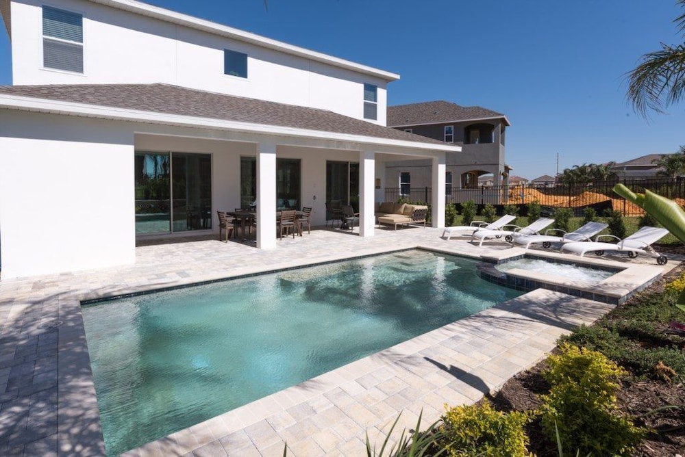 5 Star Villas at Encore Resort - Image 4