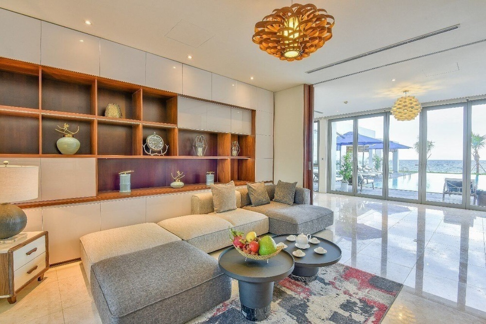 Luxury Yacht Villa