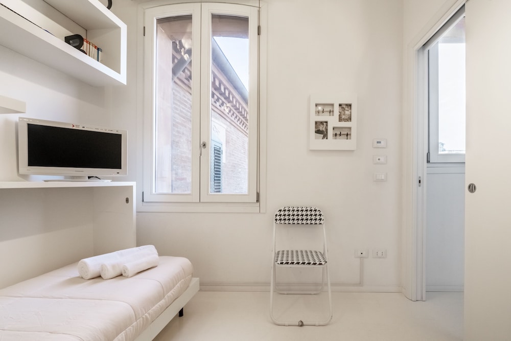 Charming Flat in Centro a Ferrara view 5