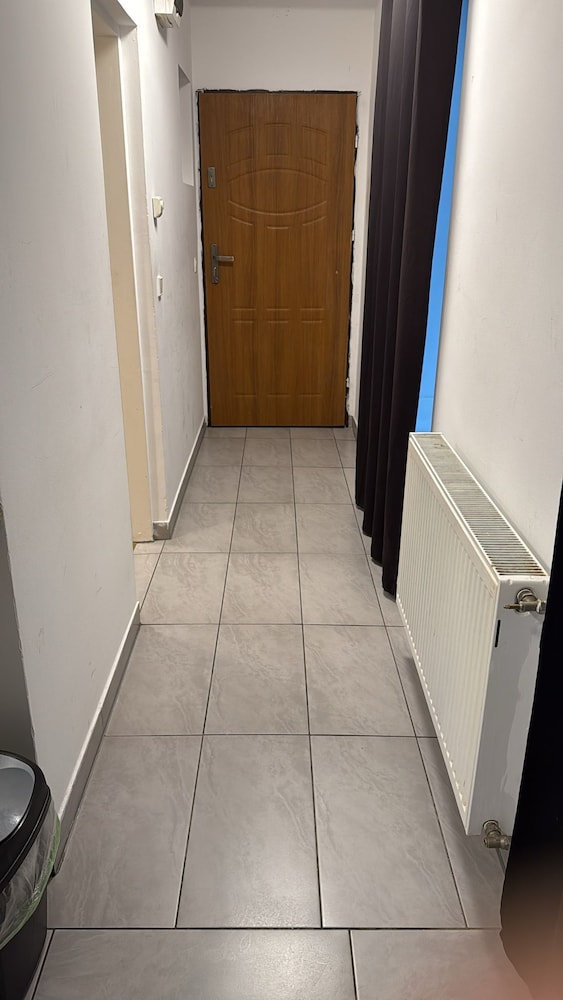 Beautiful 1BR Apartment Near Prater Park