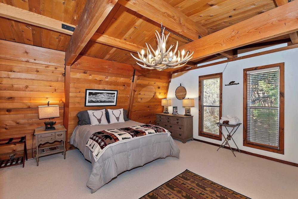 Yosemite Pines Cabin - Sleeps 6