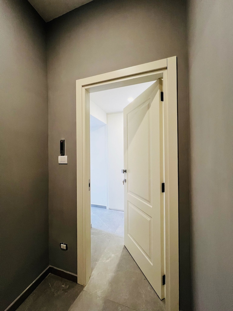 Alyde Apartments