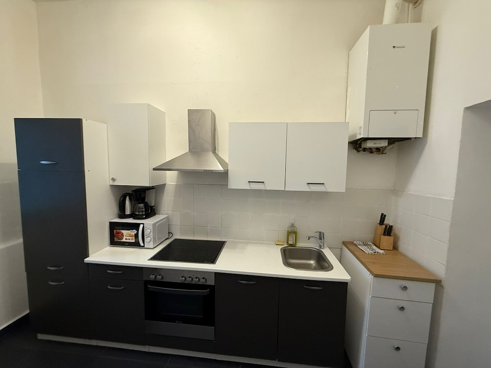 Central Vienna 3BR Apartment Comfort