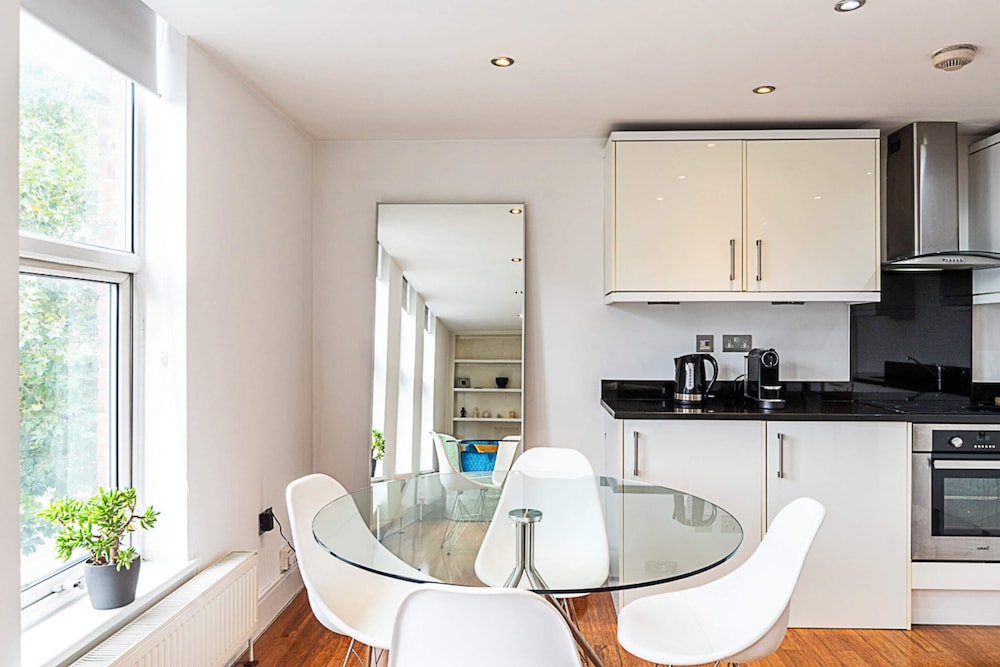 Stylish One Bedroom Apartment