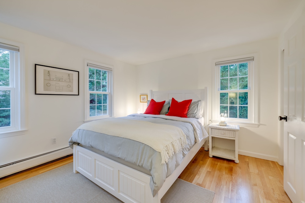 Cape Cod Perfection - Mid-cape Chatham!