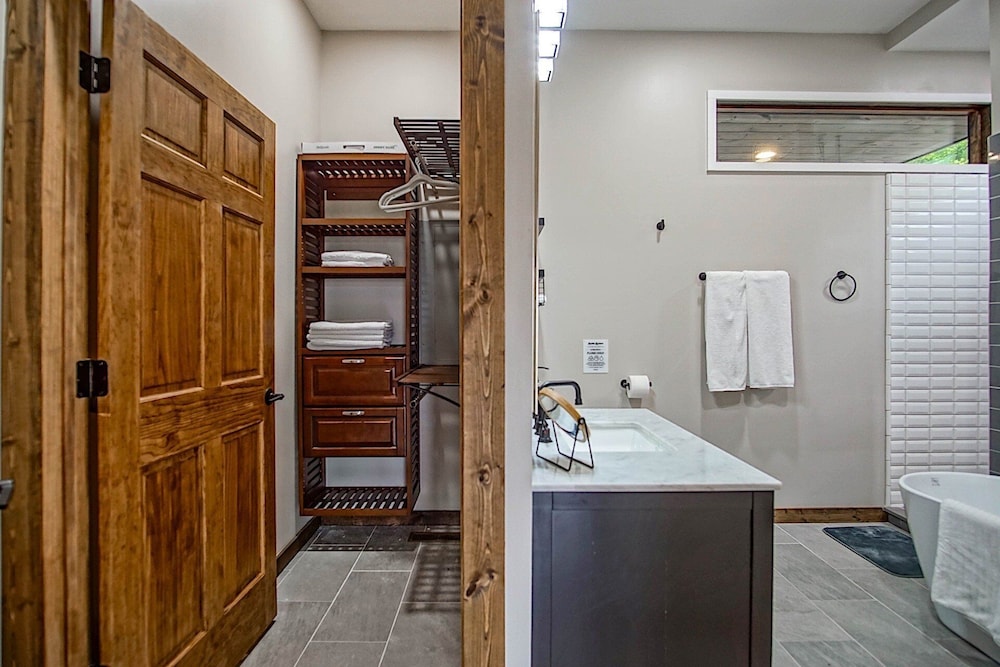5 Br: Cupp Runneth Over - Luxurious Retreat Nestled 9.7 Miles From Snowshoe