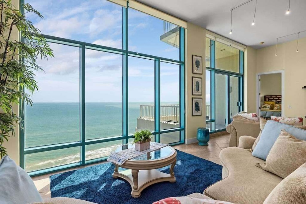 Penthouse Jr Unrivaled Luxury Insane Views 3 Bedroom Apts