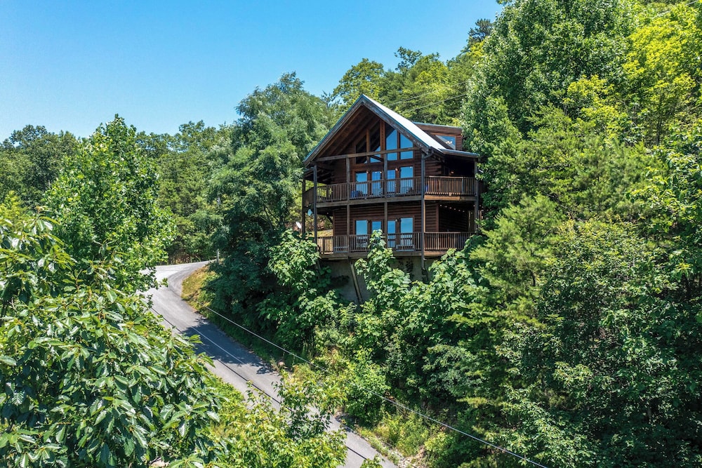 Hotel Edge of Glory - Image 1