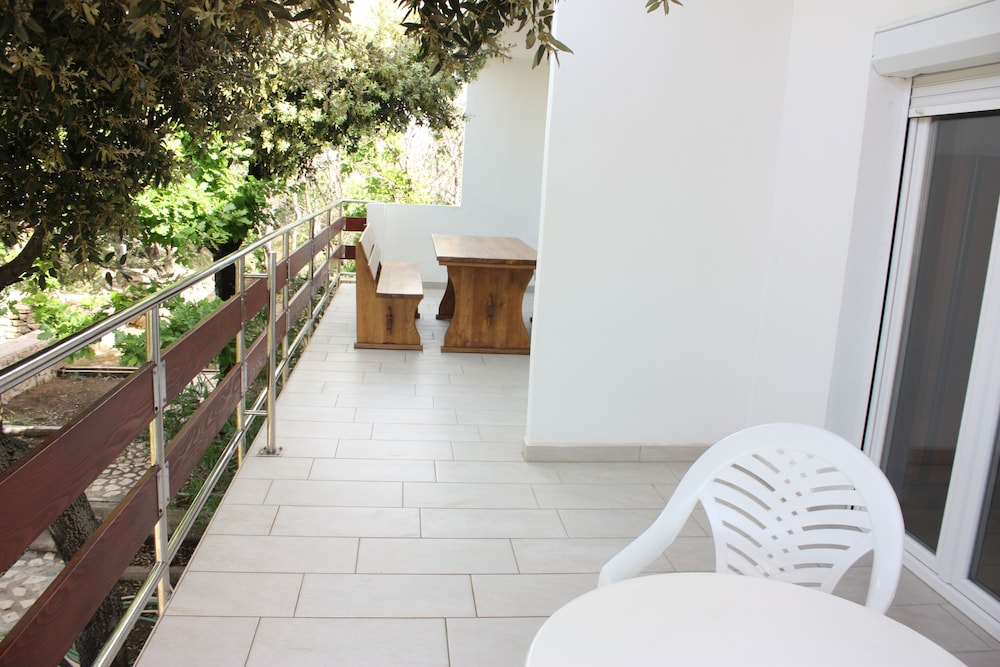 Pintar Apartment view 2