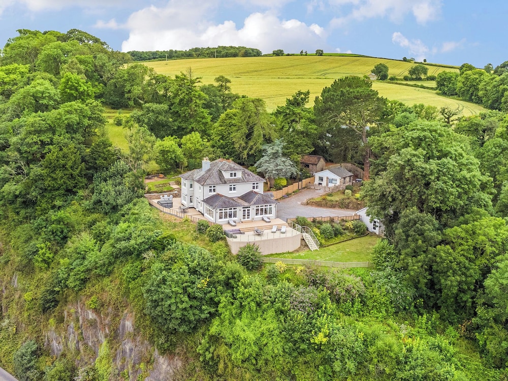 Mallacleave House