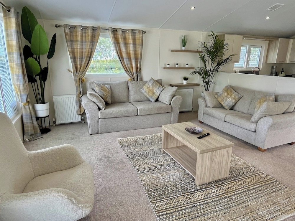 Sea Breeze Villa Near to Newquay Sleeping 6 Guests