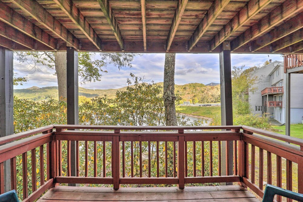 Walk to Ski Resort: Sugar Mountain Haven w/ Views!