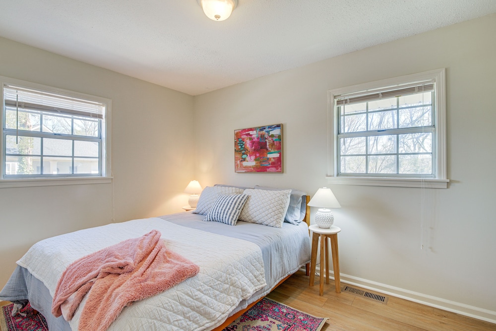 Oxford Getaway: Walk to Oxford Square! - Property Image 22