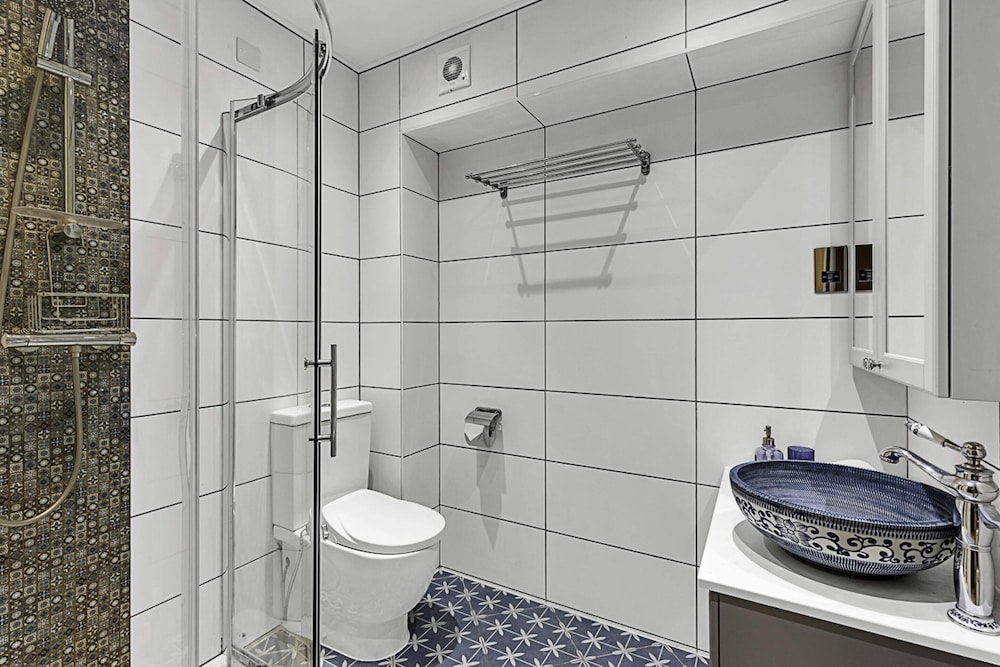 Charming Centrally Located Wimbledon Flat