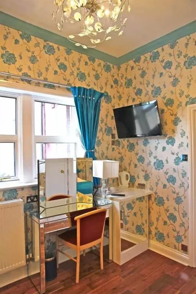 Crompton Guest House, photo 35
