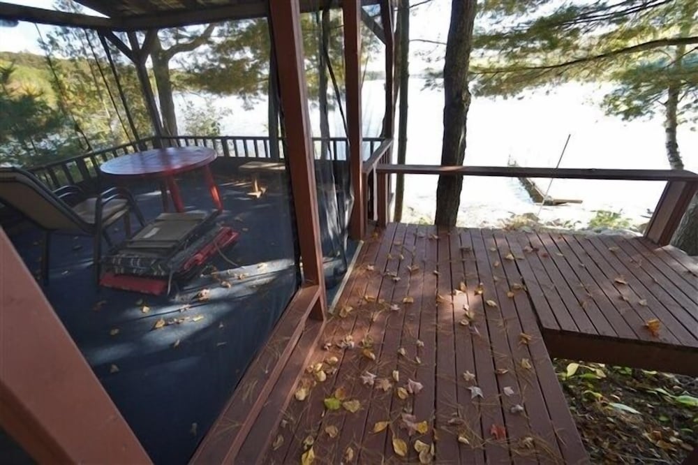 282 Papineau Lake 3 Bedroom Cottage